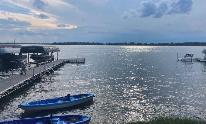 Atwater Casa | Newly Renovated Diamond Lake Oasis