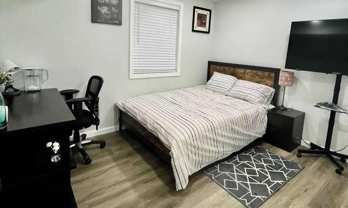 Annandale Casa | Newly Renovated Double BR w/Private Bath. Access to full Kitchen & Washer/Dryer.