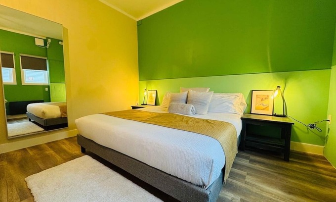 Historic Downtown Fernie Casa | Le Bon Lit Downtown Sutie