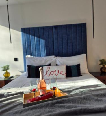 Canterbury Apartamento | Newly Renovated Flat with Parking space