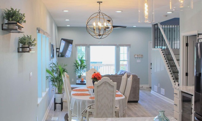 Bay View Casa | Newly Renovated Full Family House in Bayview!
