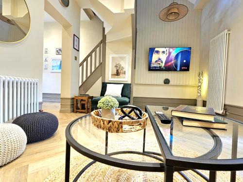 Glasgow Casa | Newly Renovated Gem - Free Parking & Modern Comfort