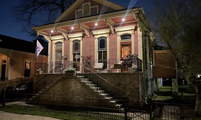 Uptown Historic District Casa | Newly Renovated Historic Uptown Unit