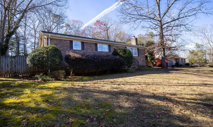 Clemson Casa | Newly Renovated Home 3 Miles from Death Valley!