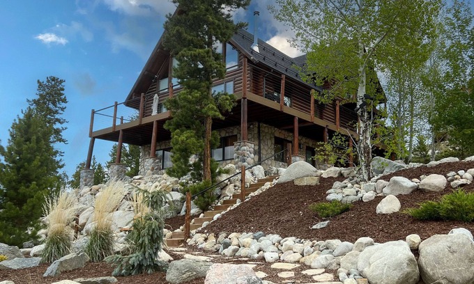 Grand Lake Cabina | Newly renovated home with gorgeous lake views