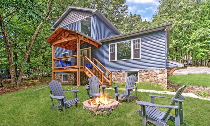 Lakeville Casa | Newly renovated home on the lake!