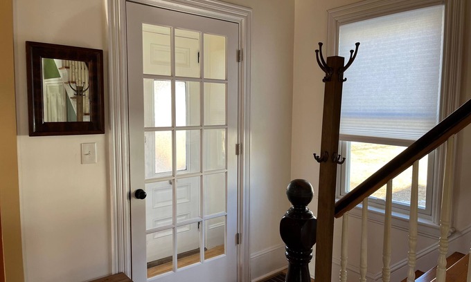 Damariscotta Casa | Newly Renovated Home in Newcastle Walk to Downtown Damariscotta