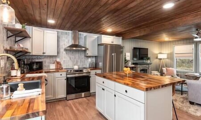 Wingina Casa | Newly Renovated: Hot Tub, Fire Pit, River, Fishing, and Hiking