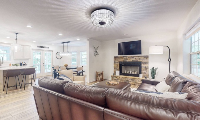Blairsville Casa | Newly renovated house with hot tub, wifi, private dock + lake views