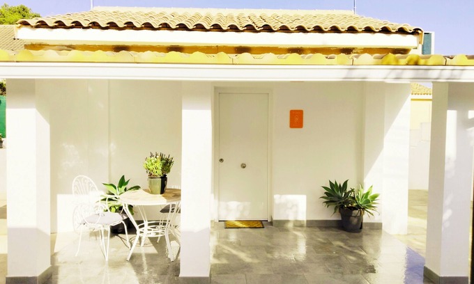 Paterna Chalet De Esquí | Casa recién rehabilitada! Chalet independiente con piscina. Todos los servicios.