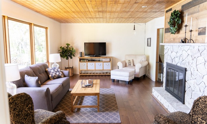 Washburn Casa | Newly Renovated House on Lake Superior with Private Beach