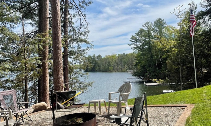 Laona Casa | Newly renovated lake house! Located on Silver Lake!