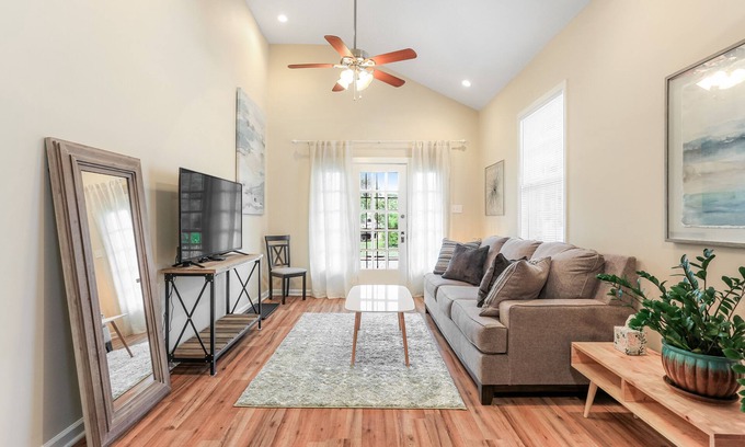 Gentilly Terrace Casa | Newly Renovated Light and Bright "Shotgun Double"