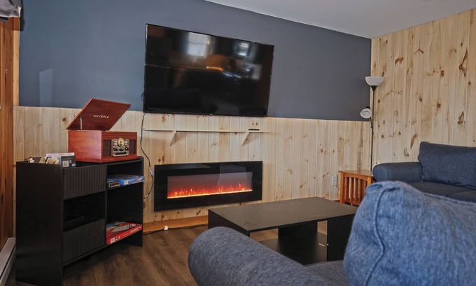 Haines Falls Cabaña | Newly renovated Log cabin in the middle of Catskills