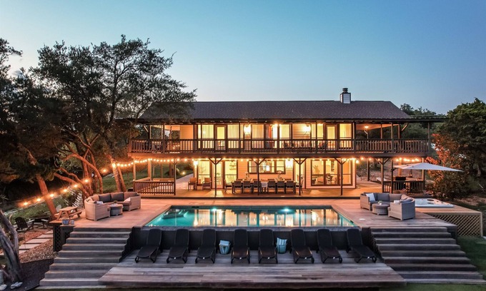 Leander Casa | Newly Renovated! Lux! Weddings! Pets OK