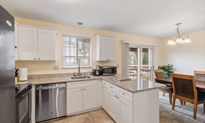 Highspire Casa | *Newly* Renovated Modern Townhouse Harris-Hershey