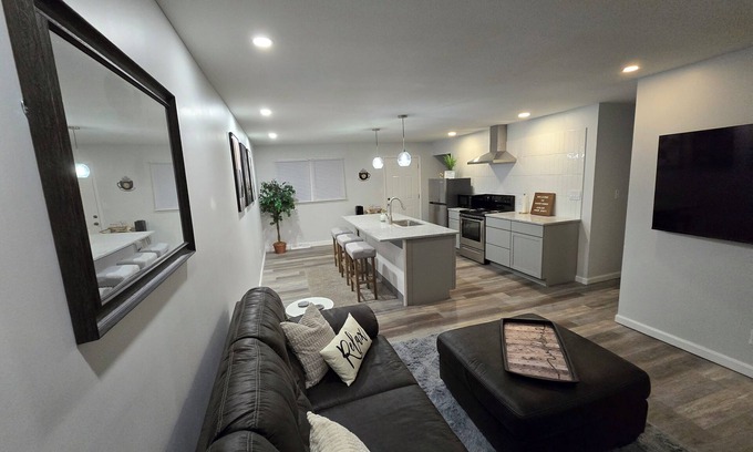 Danville Casa | Newly Renovated; Near Ironman Raceway-Hitch Parking-Easy I-74, Casino, U of I
