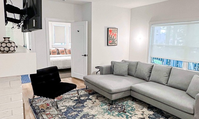 Burns Park Apartamento | Newly Renovated Neighborhood Gem