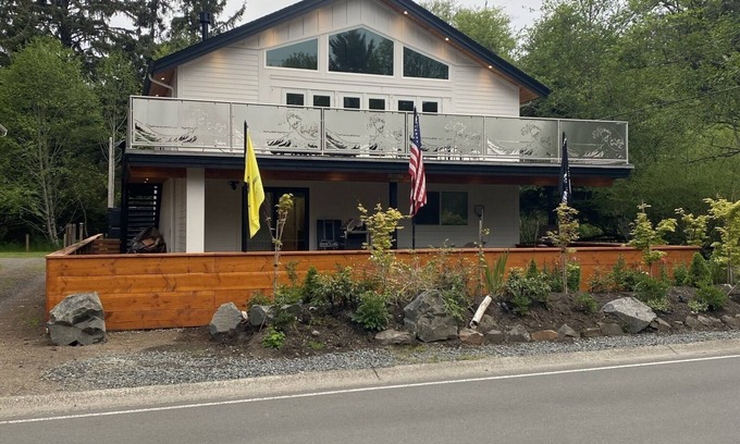 Cannon Beach Casa | ¡Ubicación, ubicación! A pasos de la playa, restaurantes y tiendas! 12 plazas