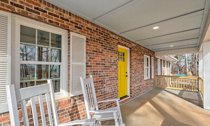 Clarkesville Casa | Newly Renovated Ranch Overlooking Active Pasture