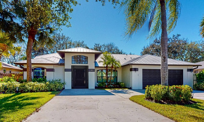 Willoughby Acres Casa | Newly renovated retreat near pristine beaches with private pool & deluxe hot tub
