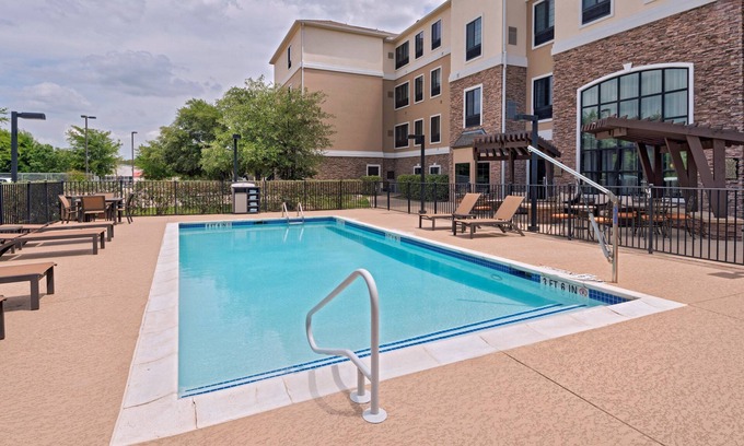 McNeil Condominio | Newly Renovated Space with Outdoor Pool Access