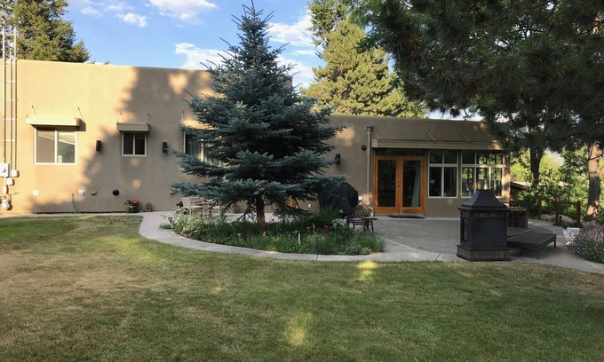 Okanagan-Similkameen Apartamento | Suite recientemente renovada, una joya rural cerca de la playa y junto al KVR.