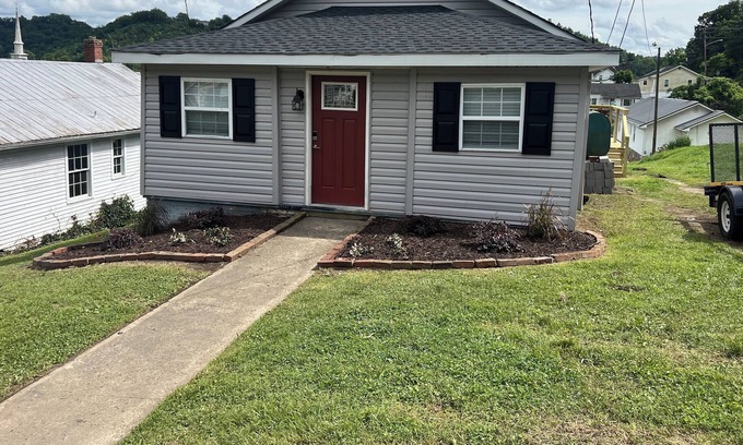 St. Paul Casa | Newly renovated three bedroom home in downtown St. Paul , Va