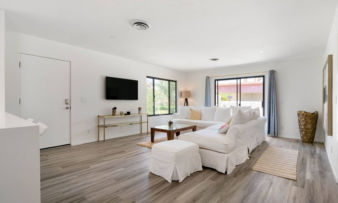 Deepwell Estates Casa | Newly renovated Townhouse in Deepwell Estates