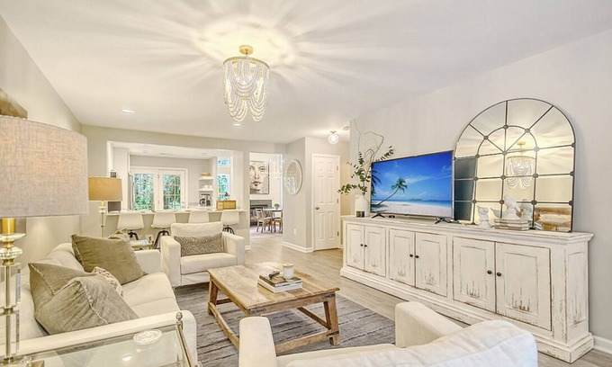 Charleston Casa | Newly Renovated Townhouse close to Daniel Island