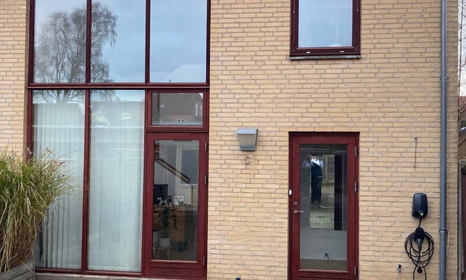 Herning Casa | Newly renovated townhouse, centrally located in Herning - 500 meters to the city center