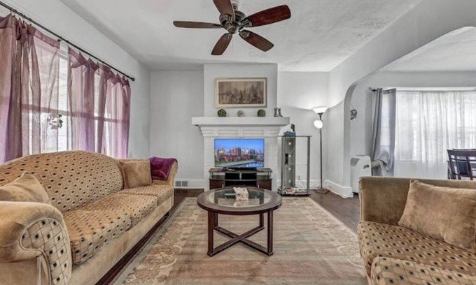 North Buffalo Casa | Newly Renovated ! Upper Modern Large 3 Bed House