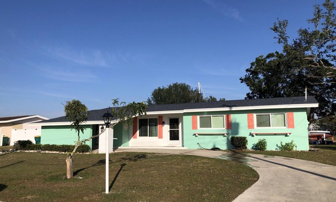 Edgewater Casa | Newly renovated, 3/2 Beautiful canal front home, Close to beaches & restaurants.
