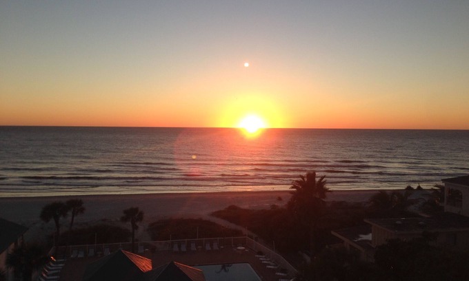 Redington Shores Condominio | Recientemente renovado - Vista del paraíso, Redington Shores, Florida