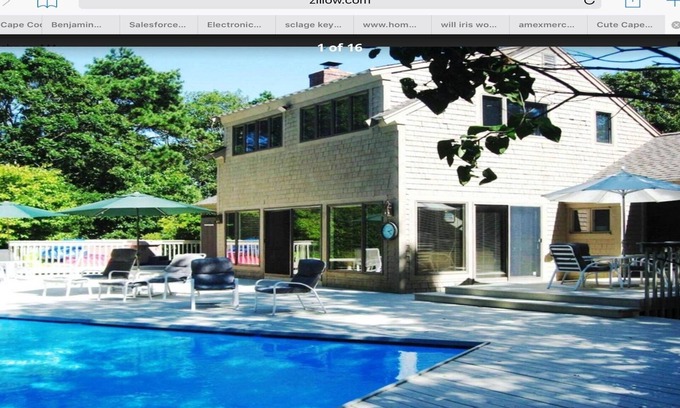 Mashpee Casa | Oasis recientemente renovado con piscina privada / spa 1/2 milla a Popponesett Inn.
