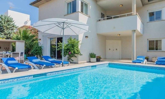 Les Palmeres Casa | Villa recientemente renovada a poca distancia de playas, montañas y pinares