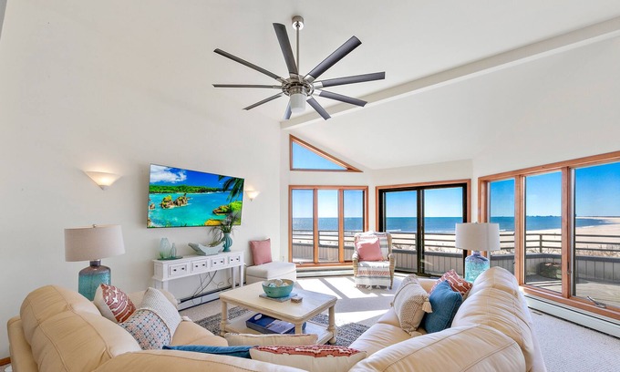 South Beach Haven Casa | Newly Transformed Oceanfront Sleeps 18