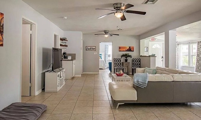 Rock Ridge Casa | Newly updated 3 bedroom/2 bath home 2.5 miles away from the beach!