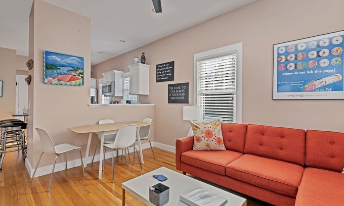 Provincetown Condominio | Newly Updated Condo w/ Pool - Steps to Boatslip!