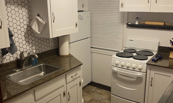 Austin Casa | Newly updated Guest House located minutes from Hormel, Mayo and Downtown Austin.