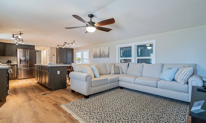 Apache Junction Casa | Newly updated home on spacious lot located outside of the city