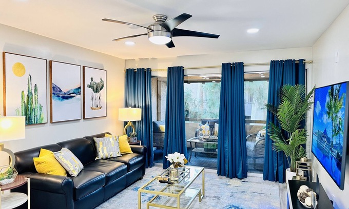 Entertainment District Condominio | Newly Updated Modern Scottsdale Condo Old Town
