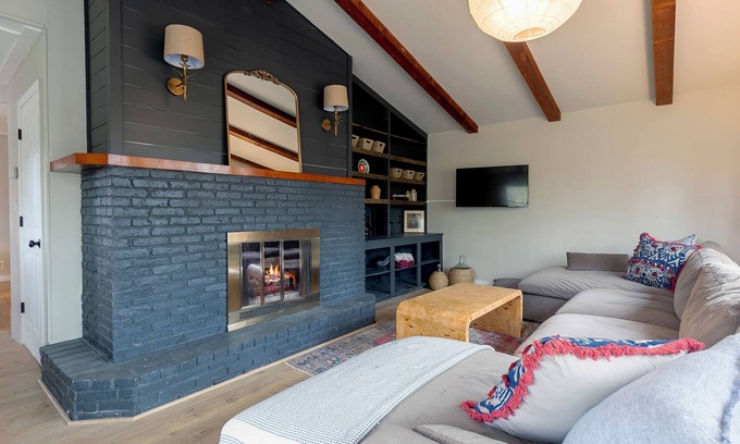 Three Oaks Casa | Newly updated wooded retreat near Three Oaks and Union Pier