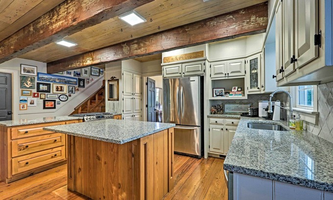Newnan Casa | Newnan Retreat on 95 Acres: Hike, Bike & More