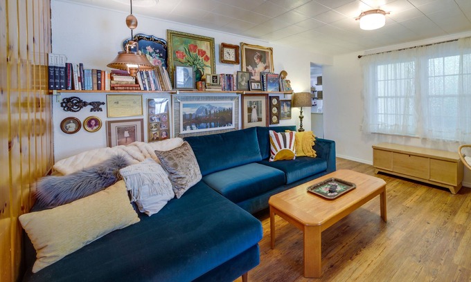 Newport Cabina | Newport Cabin on Diamond Lake w/ Private Boat Dock