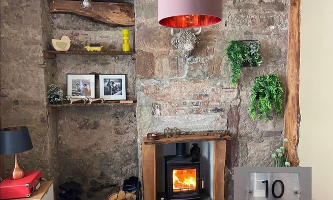 Millport Casa | Newton Beach Cottage Couples Retreat