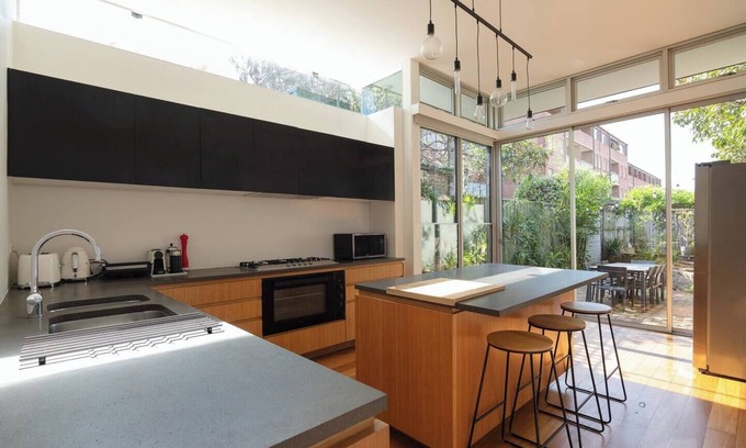 Newtown Casa | Newtown Terrace House Oasis