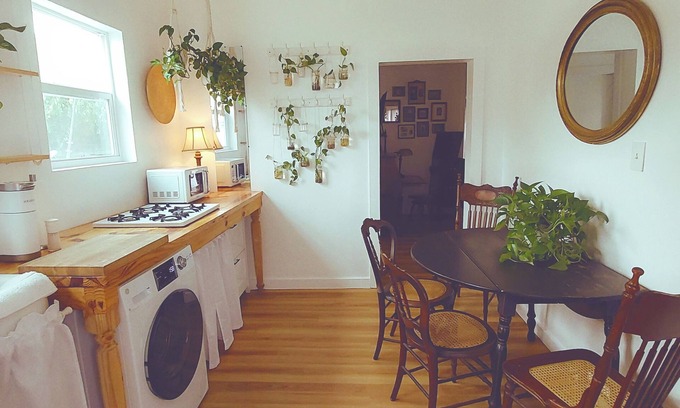 Foster Heights Casa | Next to 12th and Chicon - East Austin