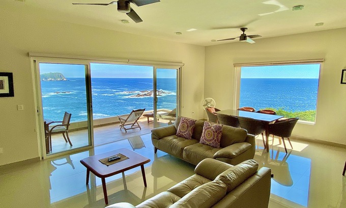 Santa María Huatulco Condominio | Condo frente al mar / Para 6 personas / Seguridad 24 horas / 2 albercas / WiFi
