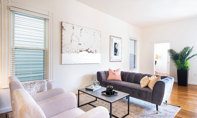 Jeffries Point Apartamento | Next to ocean, 5 min to downtown or to the airport by T